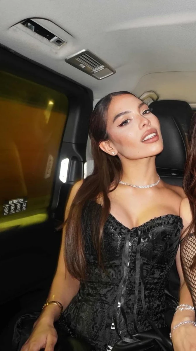 Alana escort in Hong Kong