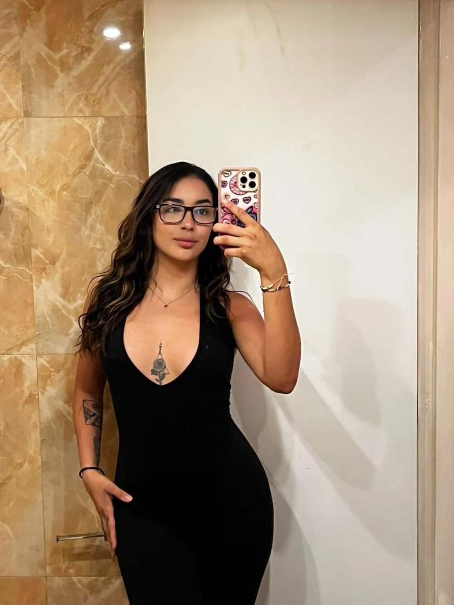 罗莎 香港的应召女郎