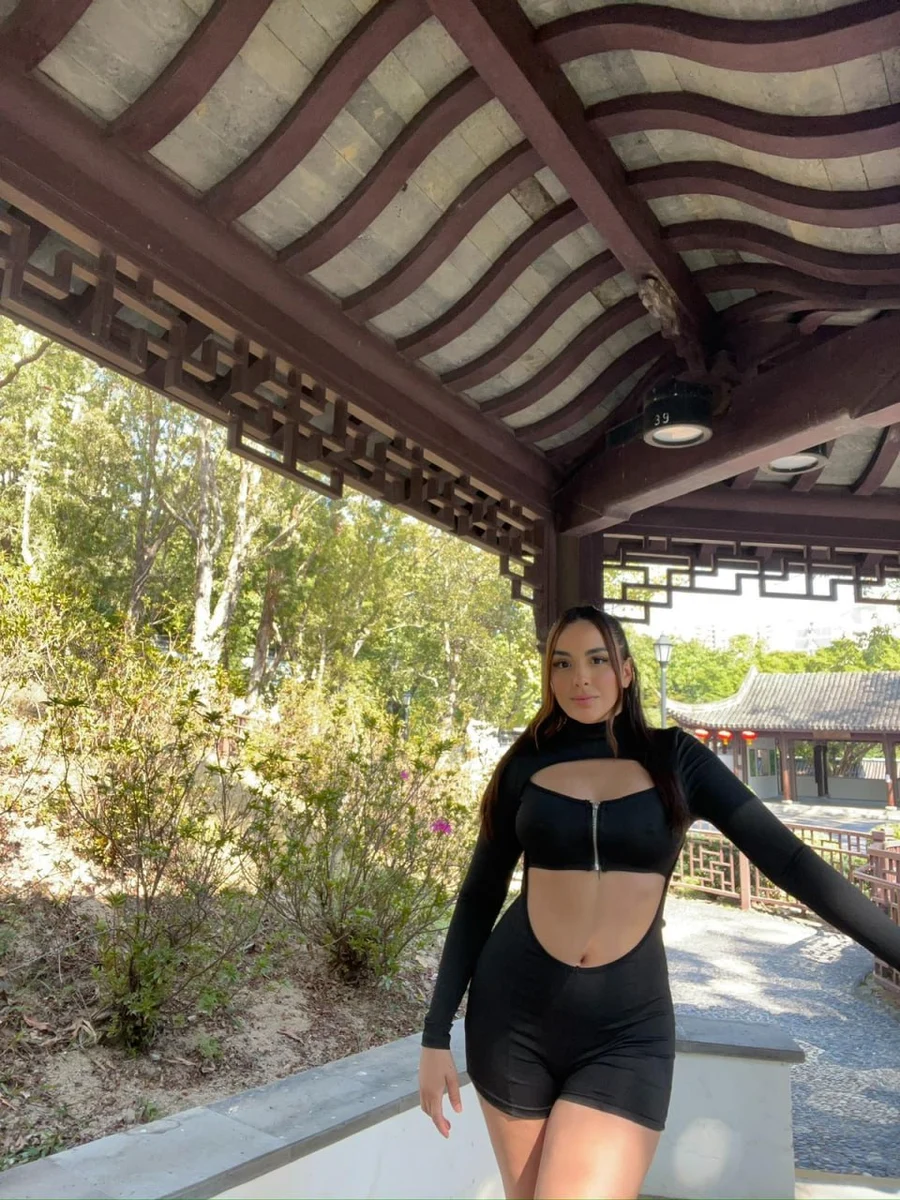 罗莎 香港的应召女郎