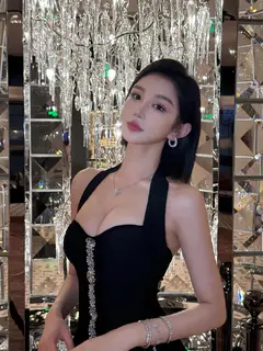 Zoya escort in Hong Kong